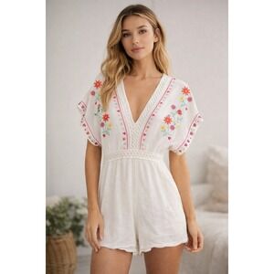 Jun & Ivy White Embroidered Floral Gauze Romper Boho Lace Trim XXS